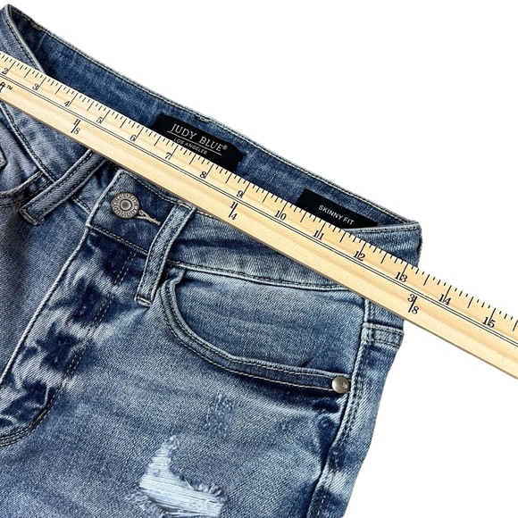 Judy Blue Size 3/26 High Rise Distressed Skinny Jeans - Picture 11 of 16